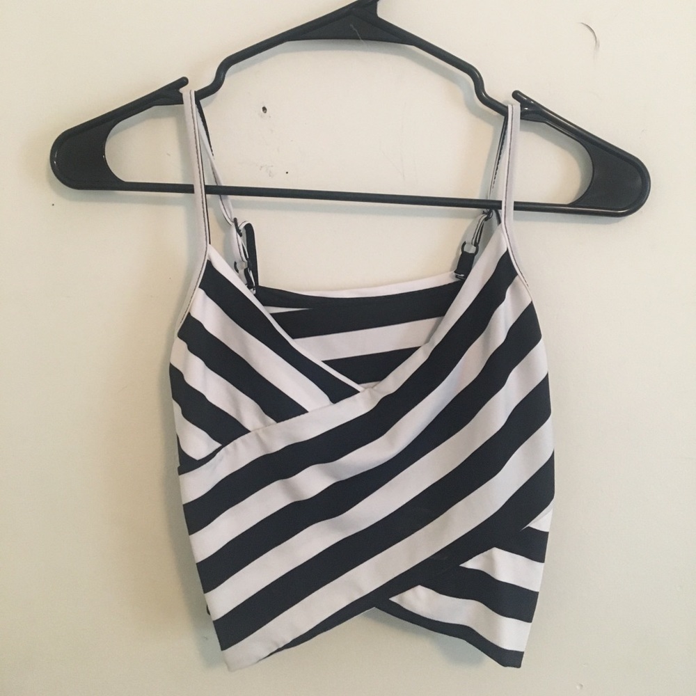 shirt/crop top